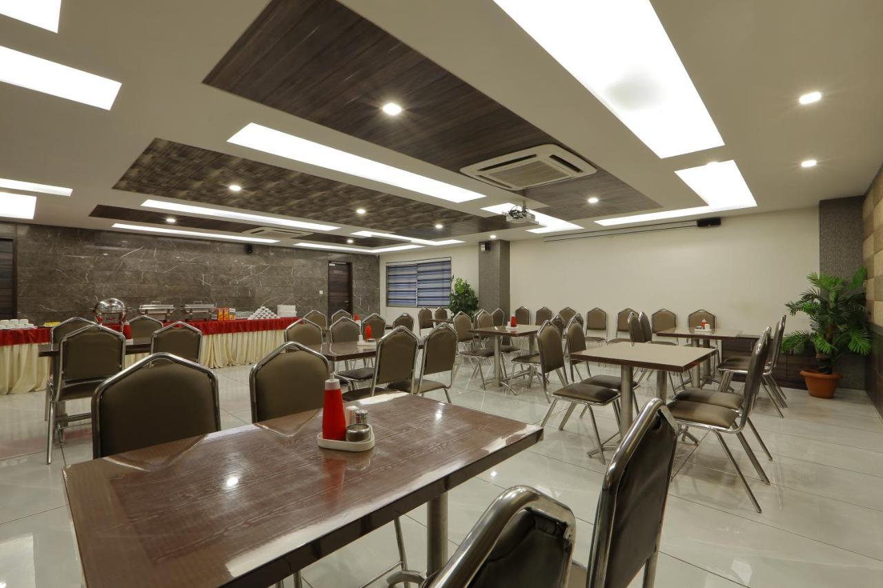 Hotel Unity Ahmedabad Luaran gambar