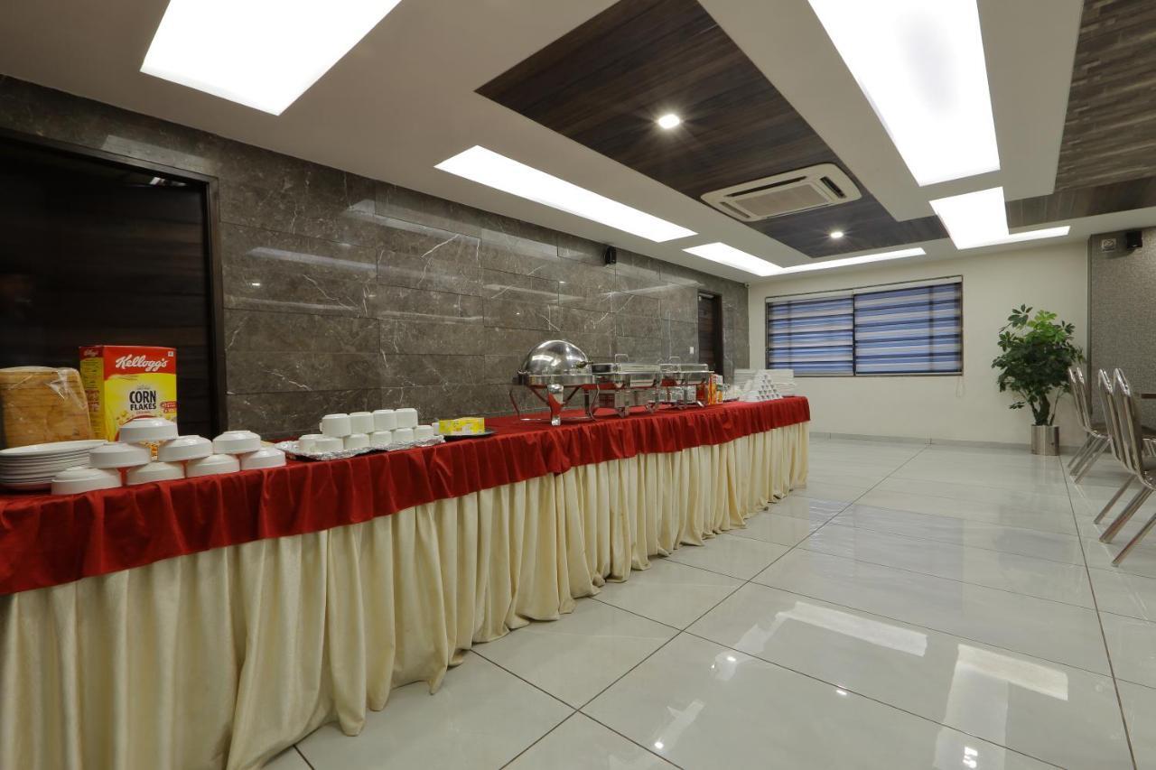 Hotel Unity Ahmedabad Luaran gambar