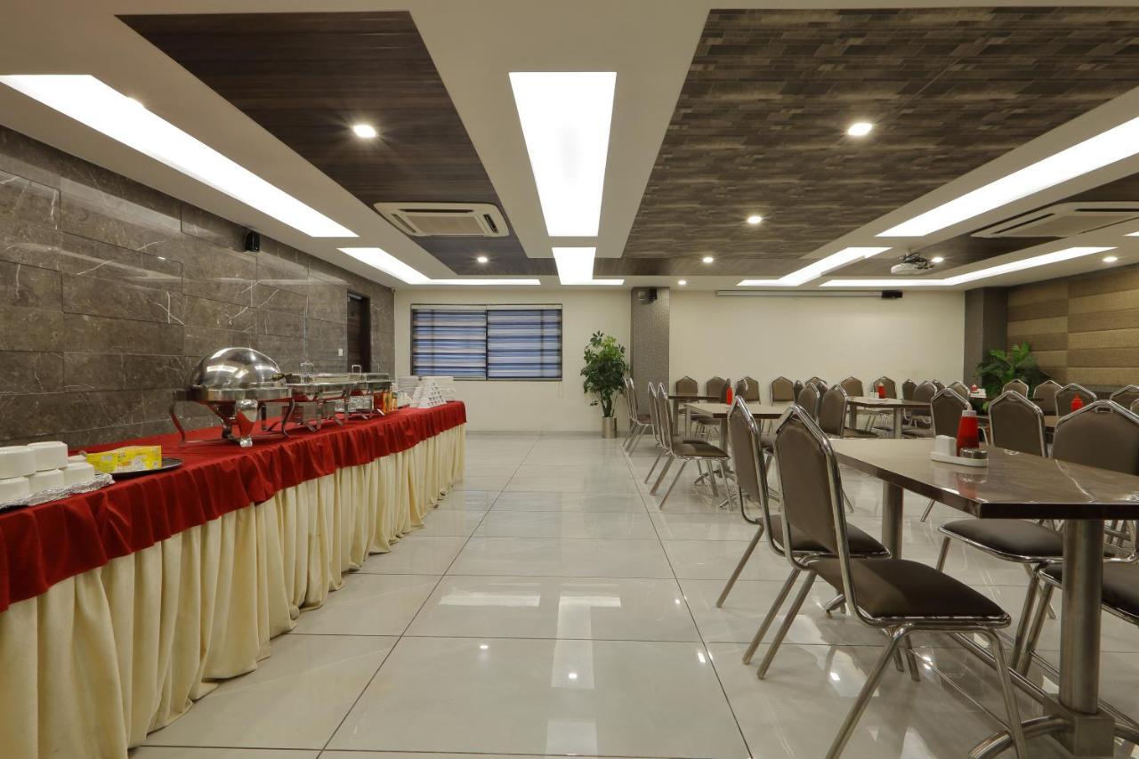 Hotel Unity Ahmedabad Luaran gambar